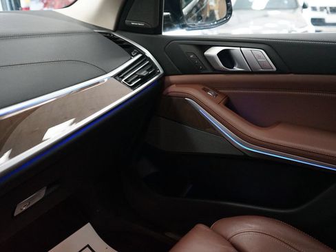 Used 2020 BMW X7 xDrive40i w/ Premium Package AWD/4WD image 49