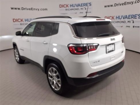 Certified 2023 Jeep Compass Latitude image 4