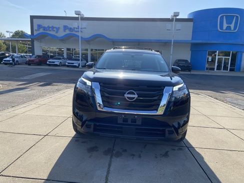 Used 2024 Nissan Pathfinder SV FWD image 4