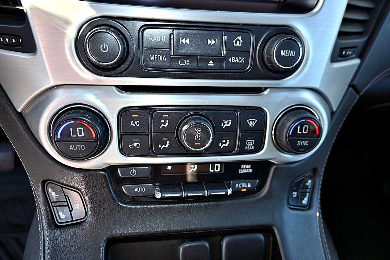 Used 2015 GMC Yukon SLT w/ Open Road Package RWD image 32