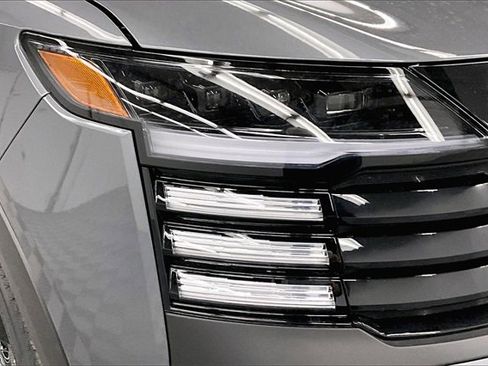 New 2025 Nissan Kicks SR w/ SR Premium Package image 14