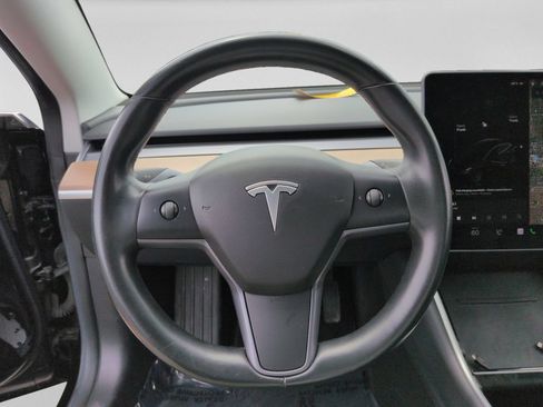 Used 2018 Tesla Model 3 Mid Range RWD image 17