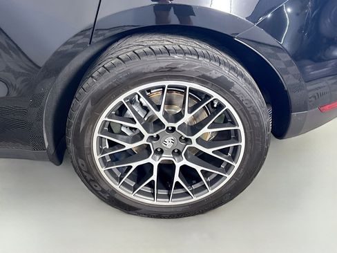 Used 2018 Porsche Macan S image 36