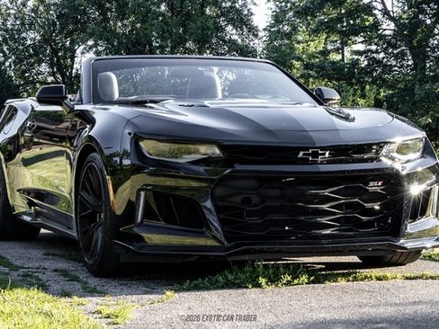 Used 2018 Chevrolet Camaro ZL1 w/ LPO, ZL1 Protection Package RWD image 12
