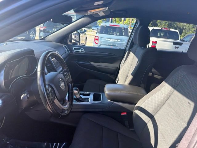Used 2021 Jeep Grand Cherokee Laredo AWD/4WD image 13