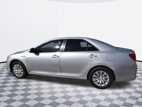 Used 2012 Toyota Camry LE w/ Preferred Accessory Pkg image 6
