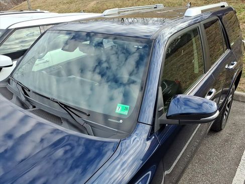 Used 2023 Toyota 4Runner Limited image 3