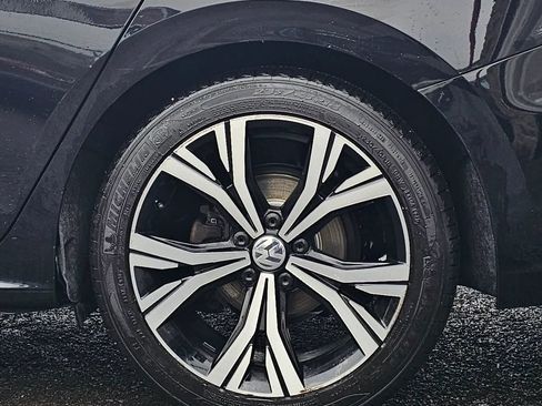 Used 2022 Volkswagen Passat 2.0T SE image 4