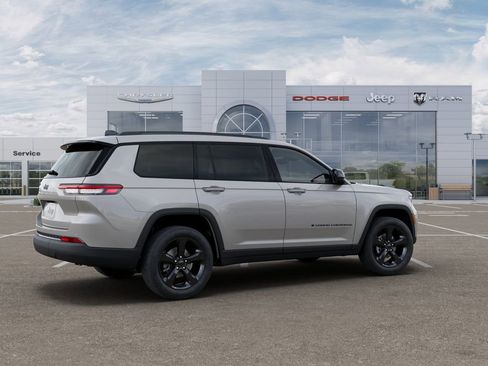 New 2025 Jeep Grand Cherokee L Altitude AWD/4WD image 2