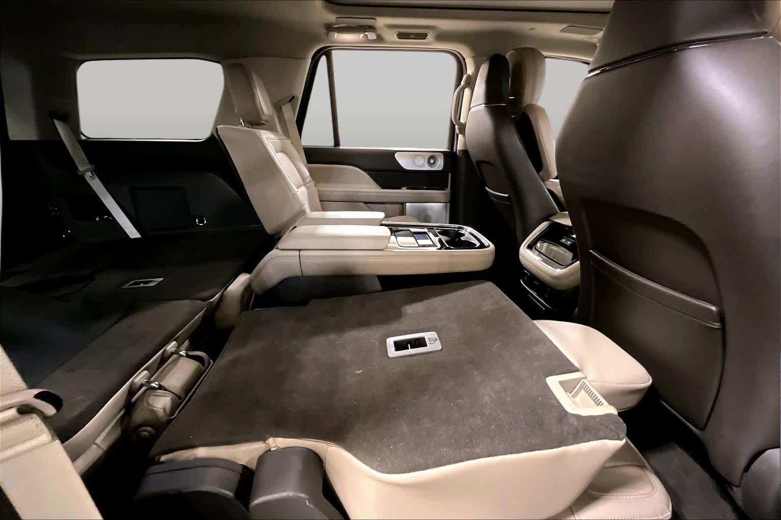 Used 2022 Lincoln Navigator Reserve AWD/4WD image 19