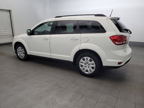 Used 2019 Dodge Journey SE image 3