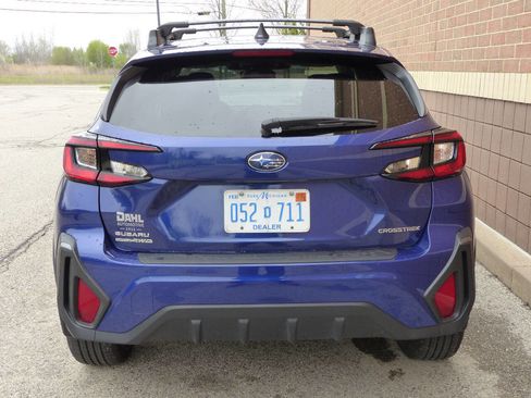 Used 2024 Subaru Crosstrek 2.5i Limited AWD/4WD image 9