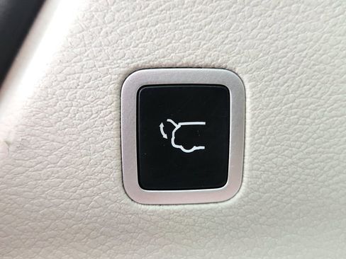 Used 2021 Chrysler Pacifica Limited w/ Premium & Safety Sphere Group AWD/4WD image 37