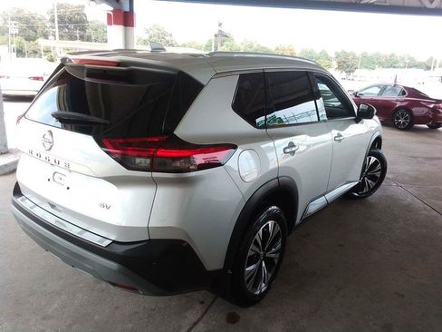 Used 2021 Nissan Rogue SV w/ Premium Package FWD image 5