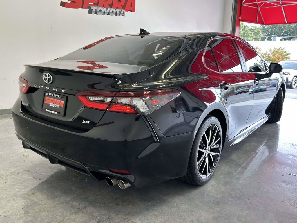 Used 2023 Toyota Camry SE FWD image 3