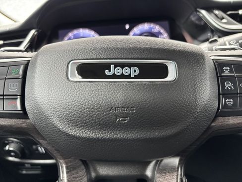 Used 2022 Jeep Grand Cherokee Limited RWD image 5