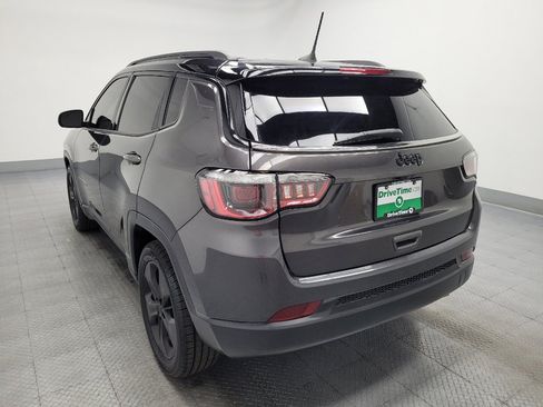 Used 2019 Jeep Compass Latitude FWD image 5