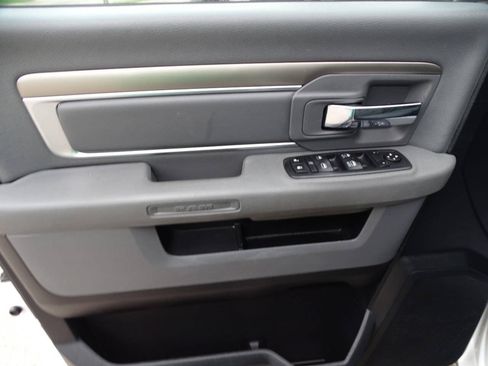 Used 2016 RAM 1500 4x4 Crew Cab Outdoorsman image 12