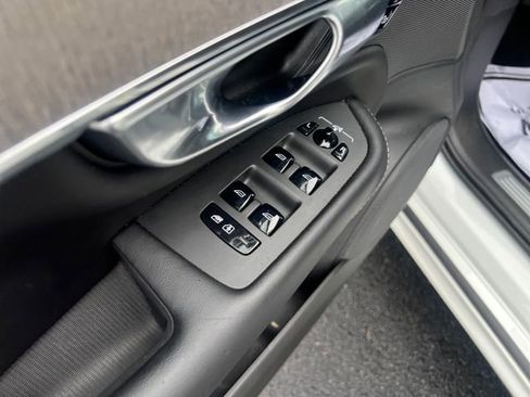 Used 2023 Volvo XC90 B6 Ultimate w/ Protection Package image 32