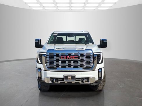 New 2026 GMC Sierra 2500 Denali w/ Max Trailering Package AWD/4WD image 2