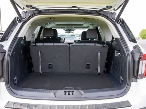 New 2026 Ford Explorer Active w/ Active Comfort Package AWD/4WD image 8