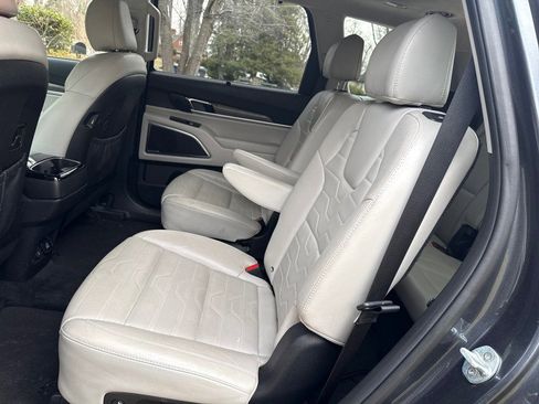 Used 2020 Kia Telluride SX w/ SX Prestige Package image 36