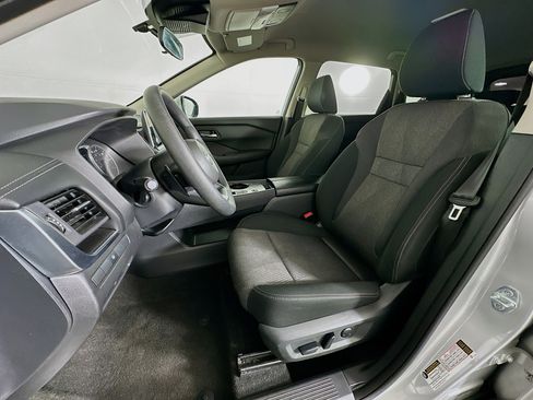 Used 2024 Nissan Rogue SV FWD image 13