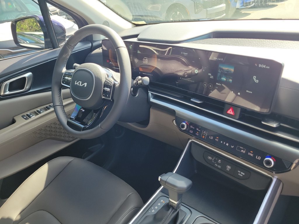 New 2026 Kia Carnival FWD image 8