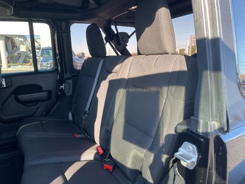 Used 2023 Jeep Wrangler Sport S image 33