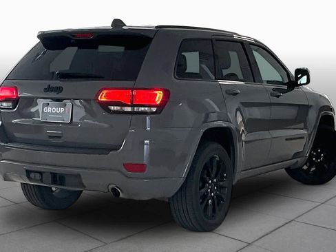 Used 2020 Jeep Grand Cherokee Altitude RWD image 12