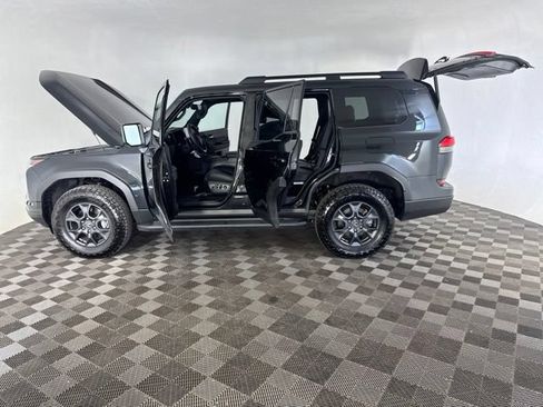 Used 2024 Lexus GX 550 AWD/4WD image 12