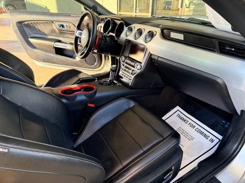 Used 2015 Ford Mustang Premium image 19