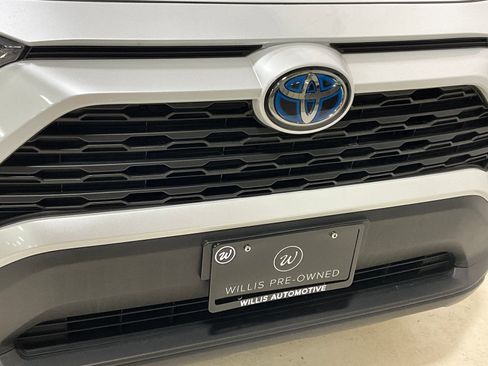 Used 2024 Toyota RAV4 XLE Premium image 28