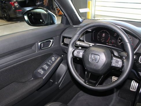 Used 2025 Honda Civic Sport image 23