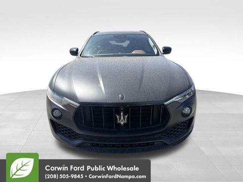 Used 2017 Maserati Levante S AWD/4WD image 30