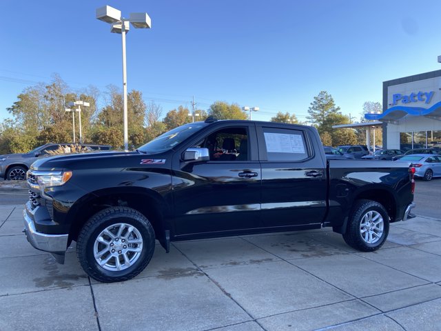 Used 2023 Chevrolet Silverado 1500 LT w/ Z71 Off-Road Package AWD/4WD image 6