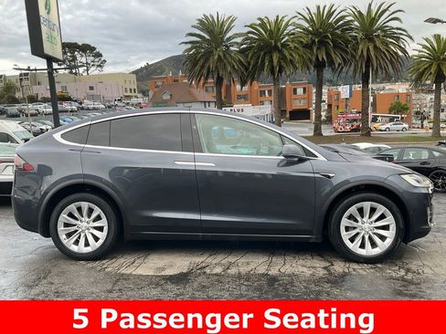 Used 2017 Tesla Model X 75D image 3