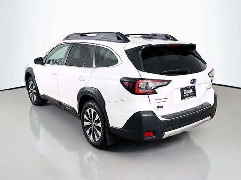 Used 2025 Subaru Outback Limited AWD/4WD image 10