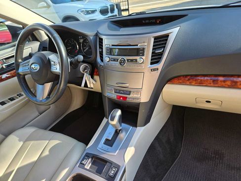 Used 2011 Subaru Outback 2.5i Limited AWD/4WD image 10
