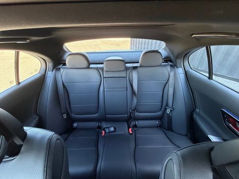 Used 2025 Mercedes-Benz C 300 4MATIC Sedan image 23