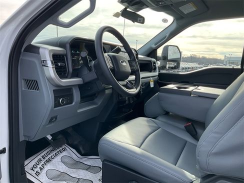 New 2026 Ford F250 XL w/ XL Chrome Package image 15