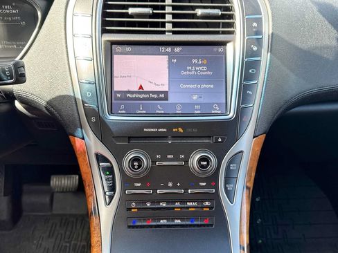 Used 2019 Lincoln Nautilus Reserve AWD/4WD image 28