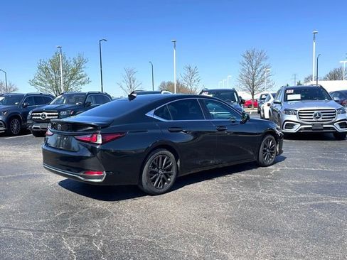 Used 2022 Lexus ES 300h w/ Accessory Package 2 FWD image 8
