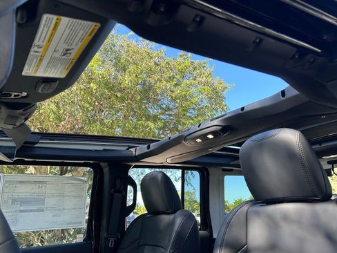New 2026 Jeep Wrangler Unlimited Rubicon 392 image 17