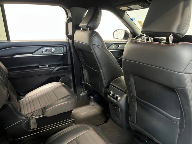 Used 2025 Ford Explorer ST-Line AWD/4WD image 15