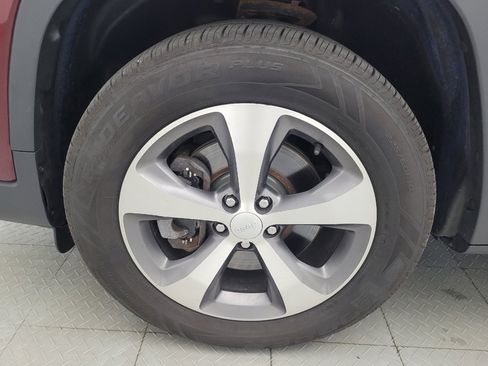 Used 2020 Jeep Cherokee Limited AWD/4WD image 31