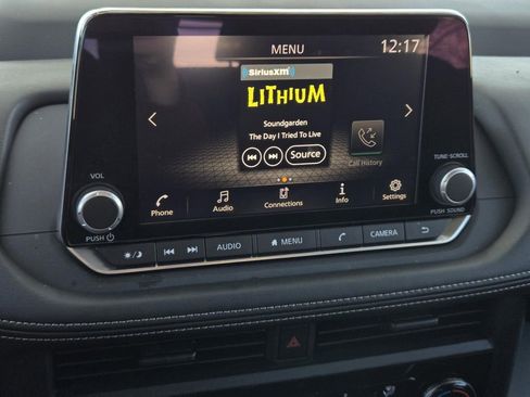 Used 2025 Nissan Rogue S image 20