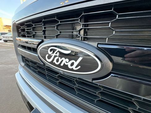 Used 2025 Ford F150 Lariat w/ Equipment Group 502A High image 32