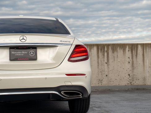 Certified 2018 Mercedes-Benz E 300 4MATIC image 10
