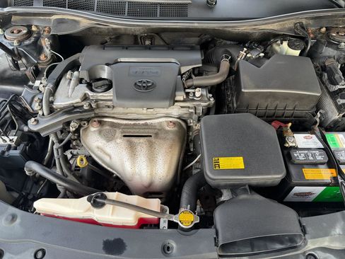 Used 2015 Toyota Camry LE image 16